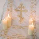 Погребальный набор парчовый «Крест с золотым орнаментом»